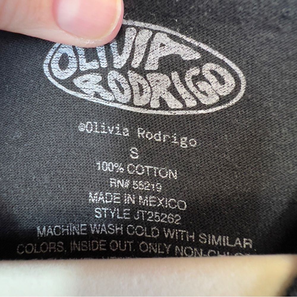 🦋olivia Rodrigo size small - Picture 7 of 9